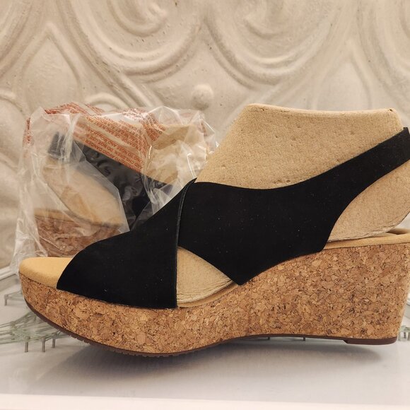 Clarks Annnadel Eirwyn Black Nubuck Wedge sandals. NIB. Size 12 Wide - Picture 5 of 9